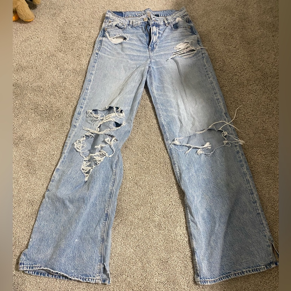 American Eagle Distressed Light Blue Women's Jeans